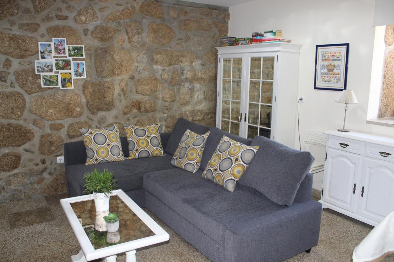Bernardes House Guest House กัสเตโล เด ไปวา ภายนอก รูปภาพ